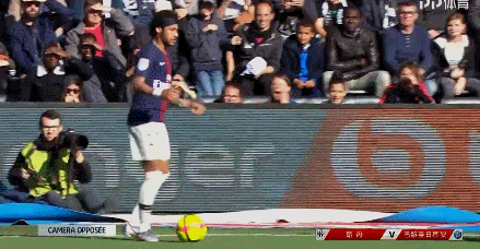 官方：伯恩茅斯续约17岁前锋乔尼·戴（伯恩茅斯官宣与17岁前锋乔尼·戴完成续约）