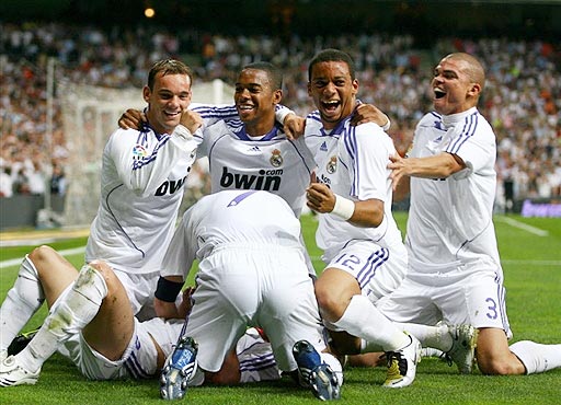 TA：莫斯克拉的贡献远不止是“临时救火”，他完全封锁了凯恩（TA：莫斯克拉并非临时救火，他把凯恩完全锁死）