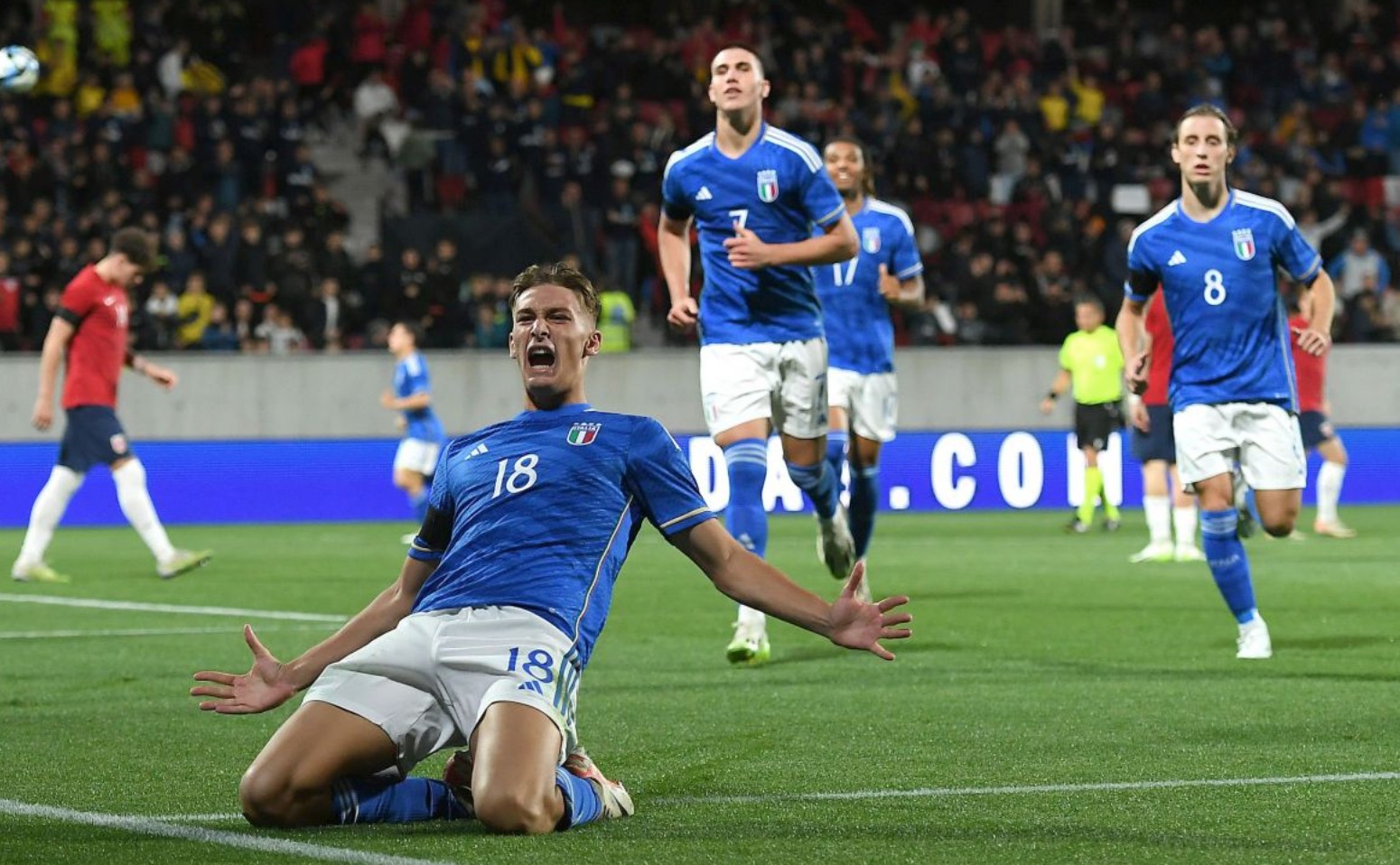 罗马诺：梅努可能在1月离开曼联，那不勒斯对租借他很感兴趣（罗马诺：梅努或将在一月离开曼联，那不勒斯有意租借他）