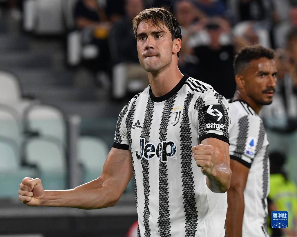 🎮KeSPA杯战报：Zeka阿卡丽超神砍13杀，HLE鏖战三局力克T1（KeSPA杯速报：Zeka阿卡丽砍下13杀，HLE三局苦战击败T1）