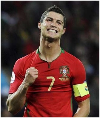 杜兰特篮下强打稳定胜局（杜兰特内线统治锁定胜局）