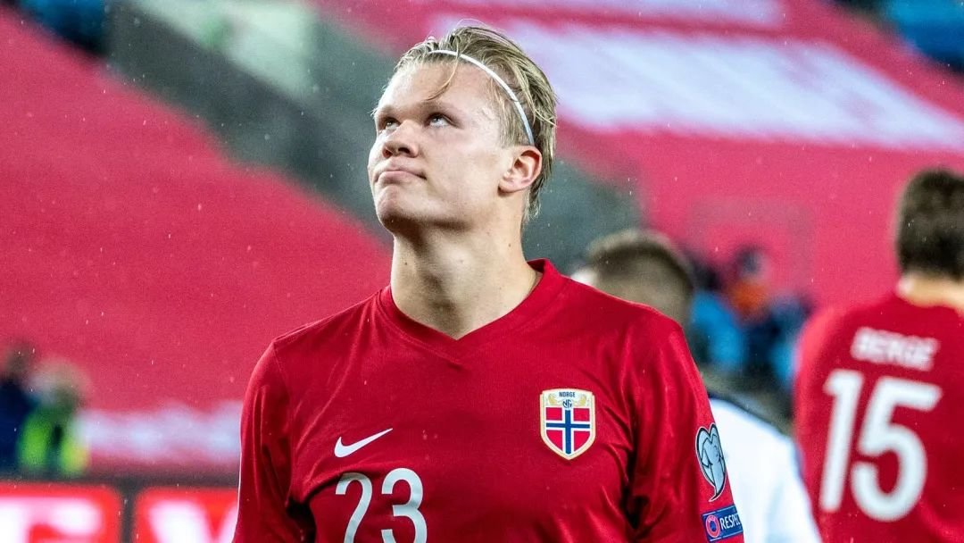 马德兴：有关方面对王洪亮带队0-3巴西不满，却对女足0-8沉默（马德兴：相关方面对王洪亮率队0-3负巴西不满，对女足0-8却缄默不语）