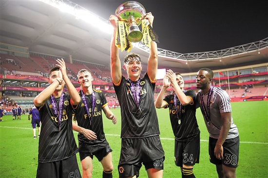 补强锋线，TA：维拉正在探讨引进格雷米奥前锋阿利松的交易（维拉为补强锋线，正与格雷米奥商谈阿利松转会）