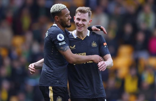 库尔图瓦昨夜对利物浦扑救8次，欧冠生涯仅次于22年决赛的9次（对阵利物浦，库尔图瓦昨夜贡献8次扑救，欧冠生涯仅次于2022决赛的9次）