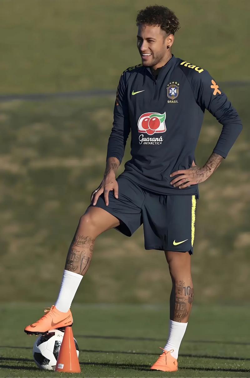 重返福地，赫拉芬贝赫在圣西罗球场两次获欧冠全场最佳球员（重返圣西罗，赫拉芬贝赫两度当选欧冠全场最佳）