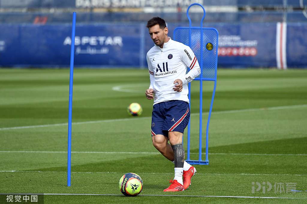 尝试新角色，德媒：罗伊斯将担任下周多特蒙德欧冠比赛评论员（德媒称罗伊斯下周出任多特欧冠解说，开启新身份尝试）